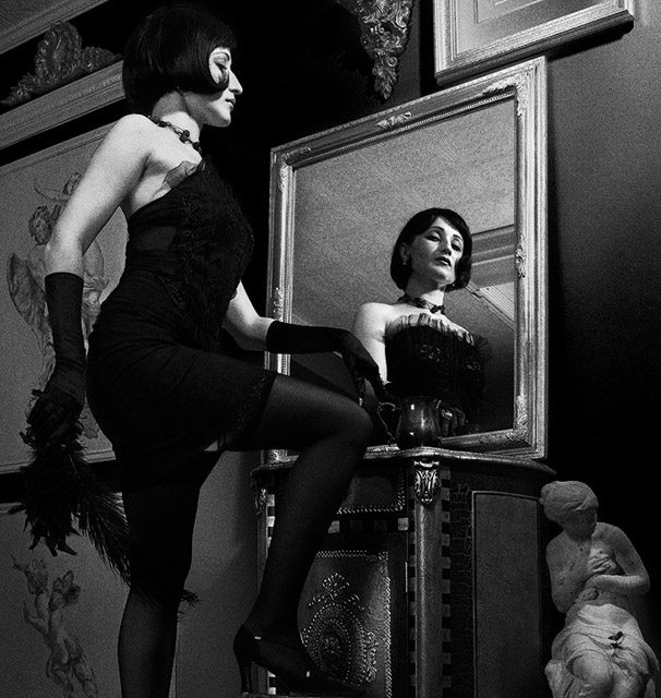 Noir Femme