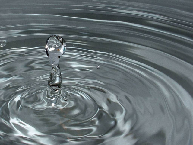 Impact of a waterdrop