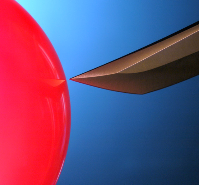 Knife vs. Baloon