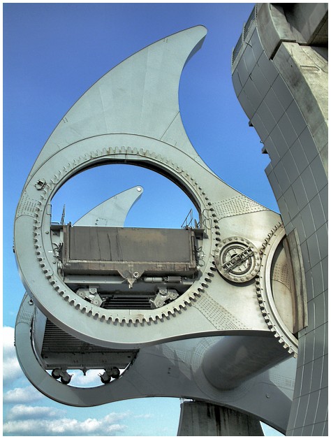 Rotating boatlift (taking technology up a level)