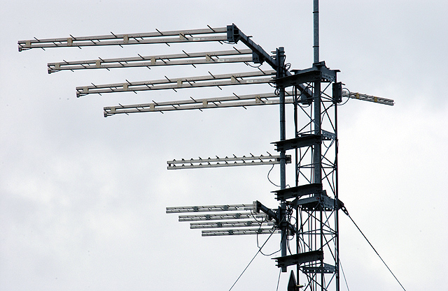HDTV Off-Air Quad Inline Antenna Array