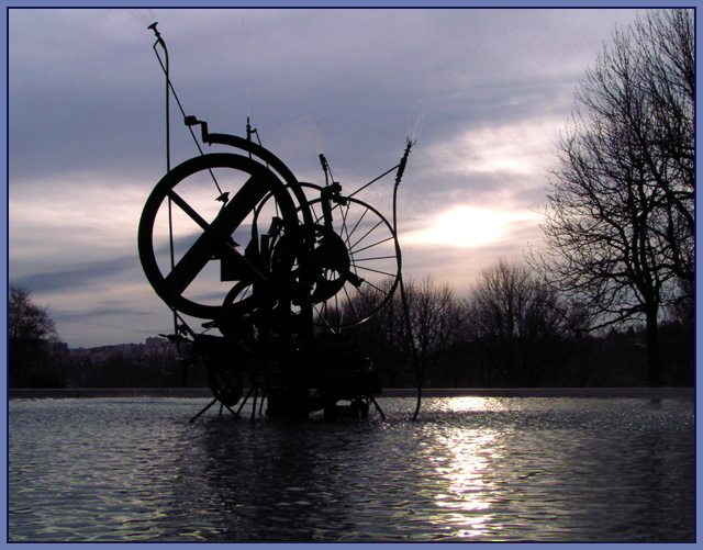 Wheel sculpture / waterfountain