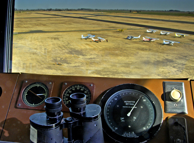 Romeo 34 Bravo, taxi to runway 30, Altimeter 29.83