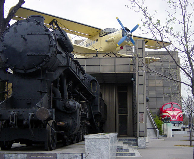 Plane and Train, Budapest