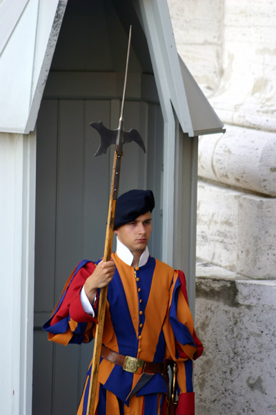 The Vatican's Swiss Guards are due for a uniform change....after almost 500 years!
