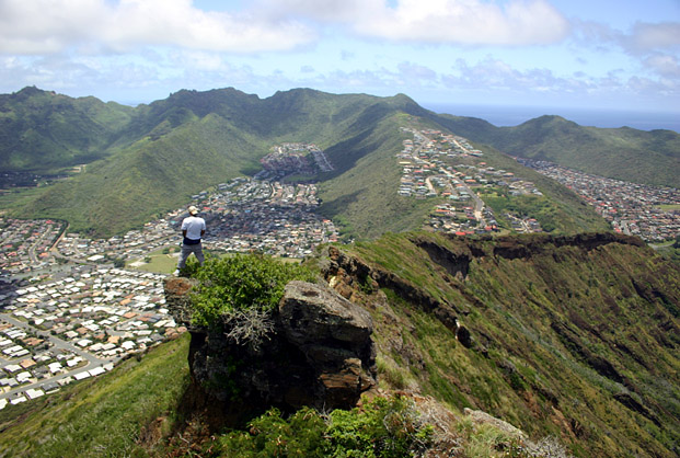 Peeing on a  1200 feet high mountain