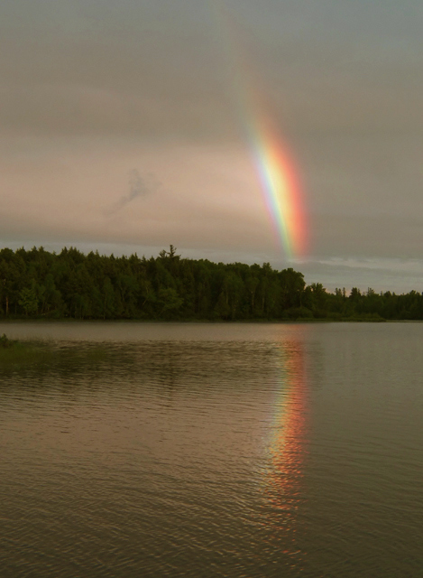 Extraordinary Rainbow Reflection