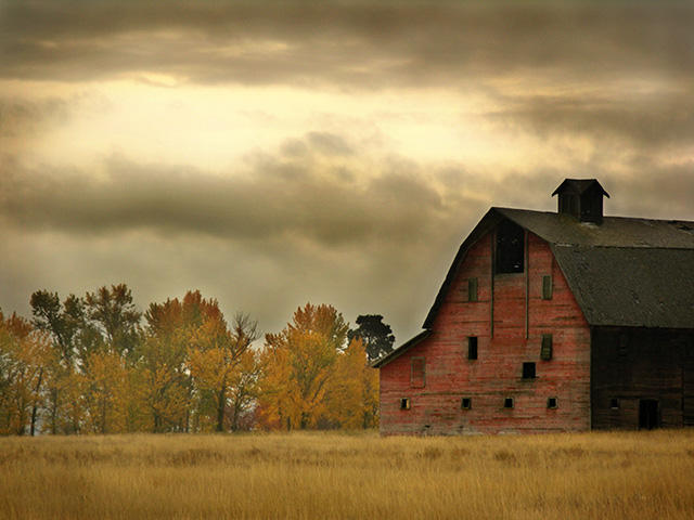Autumn Barn by jodiecoston - DPChallenge