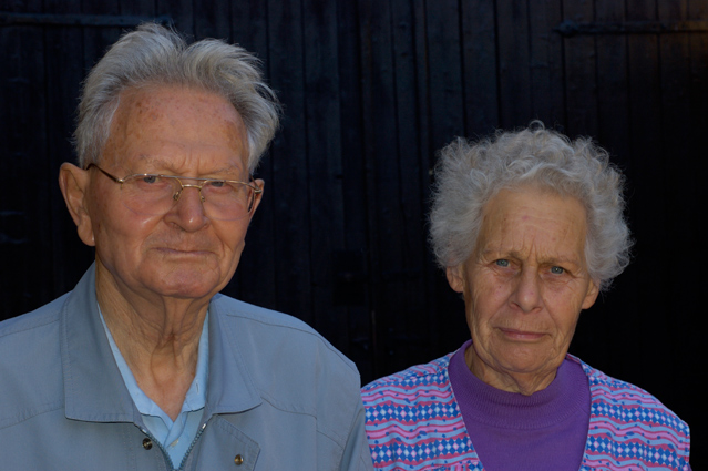 Reserve and wrinkles - a village couple tells its story