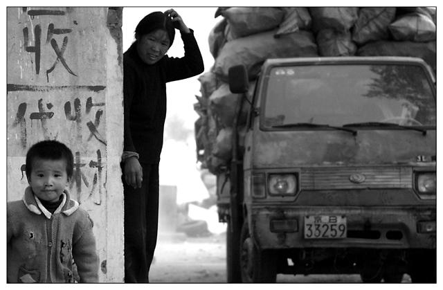 "Forgotten" - Life in a Chinese Recycling Dump