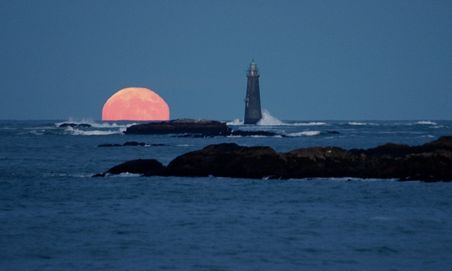 Ocean Moonrise