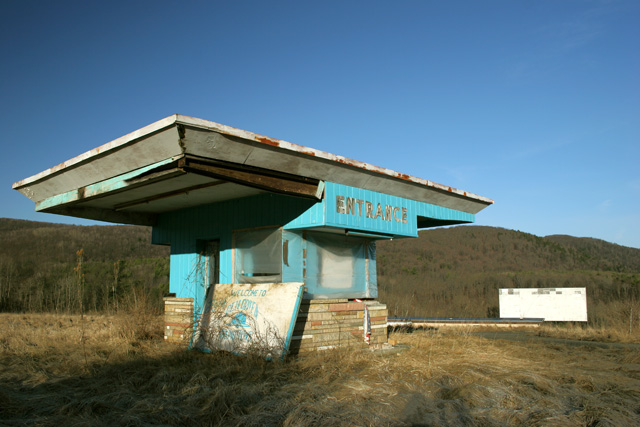 A Dead American Treasure, the ROXY Drive-In