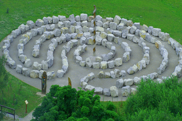 circular rock maze