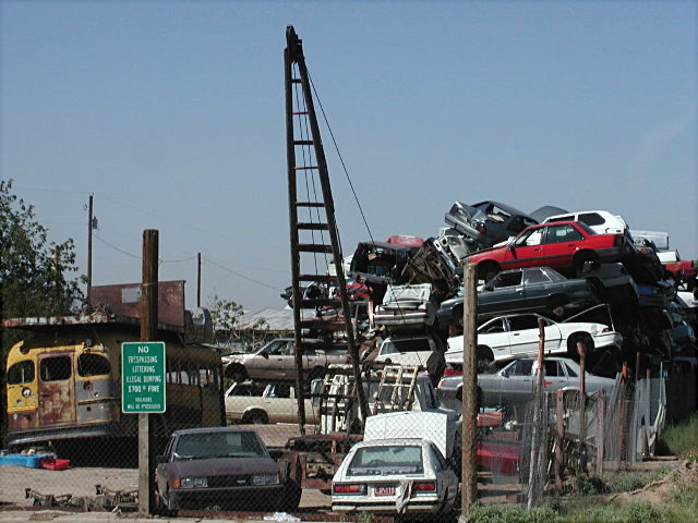 NO TRESPASSING, LITTERING, ILLEGAL DUMPING. $700.00 FINE