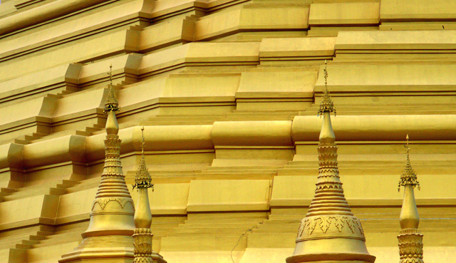 Shwe Maw Daw Pagoda