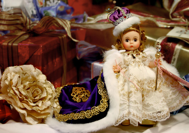 madame alexander queen elizabeth doll