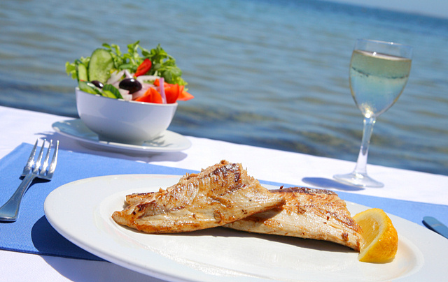 Australian Christmas - Fish and wine