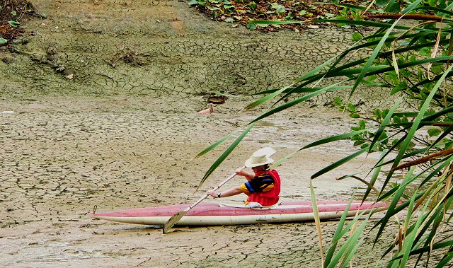 Hydrophobic Canoeist