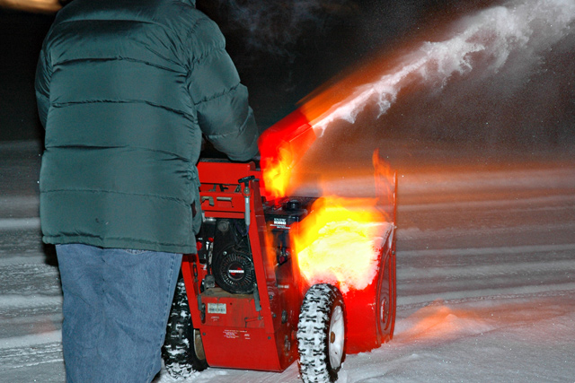 Snowflam3 (The snow flamethrower!)