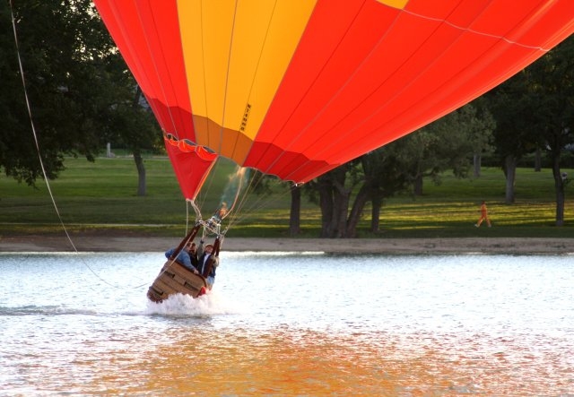 Ballooning in the water