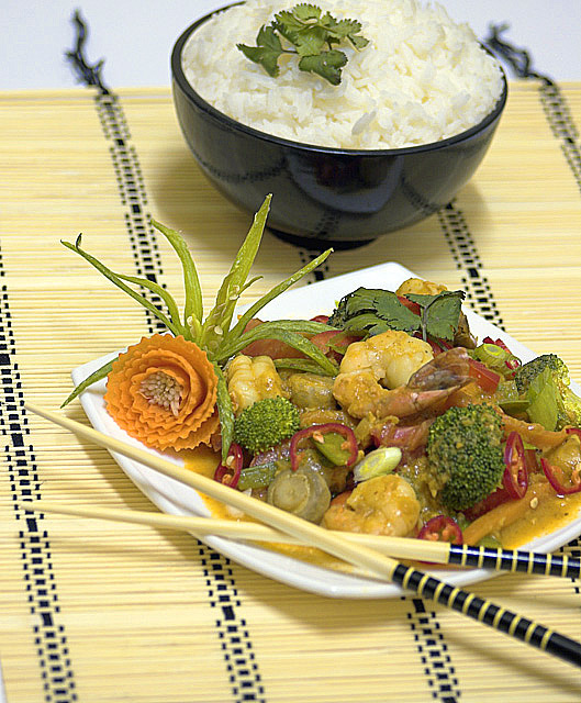 Gung Gaeng Panang Kao Suey