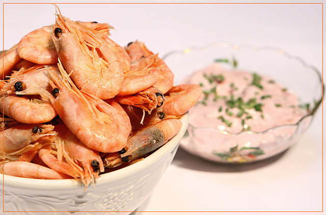 Prawn Tail Nibbles with Cranberry Mayonnaise