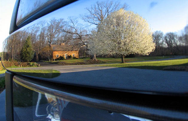 Mirror-like Grille