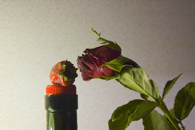 The rose , the strawberry and wine ... in a RED kiss !