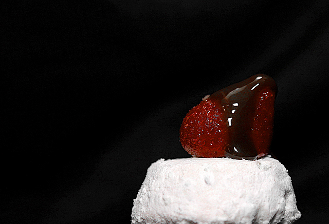 Frozelicious Chocoladrippyberry Weddingcookie