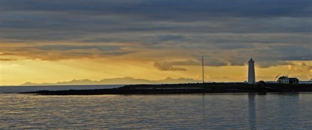 Evening by the sea
