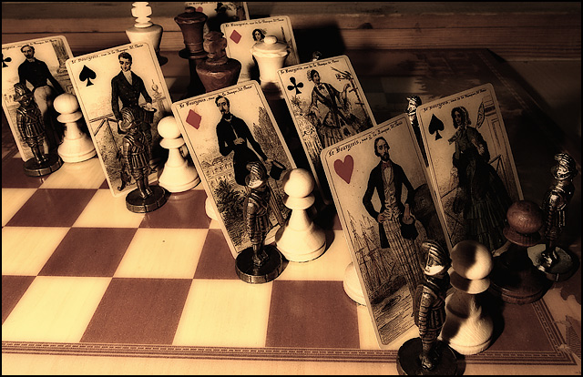 Royal marriage in the chessboard