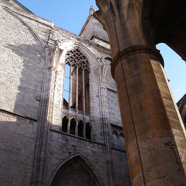 Mysterious and monumental opening, just for the wind and birds.