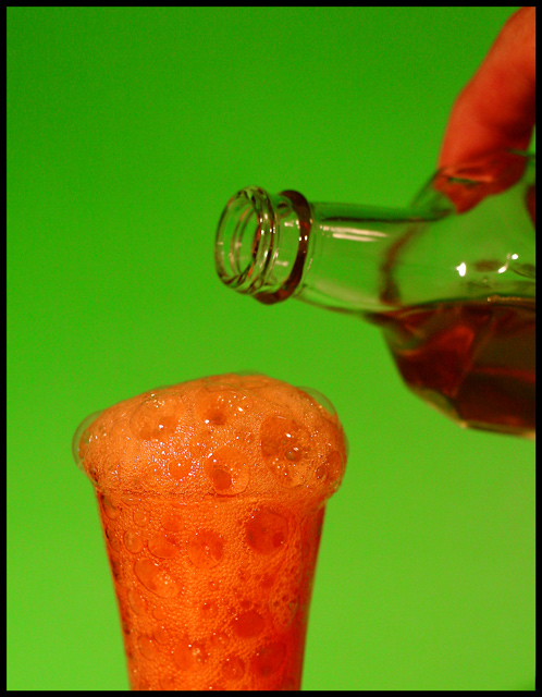 Baking Soda, Cider Vinegar, Food Coloring and a Beaker (quite original huh?)