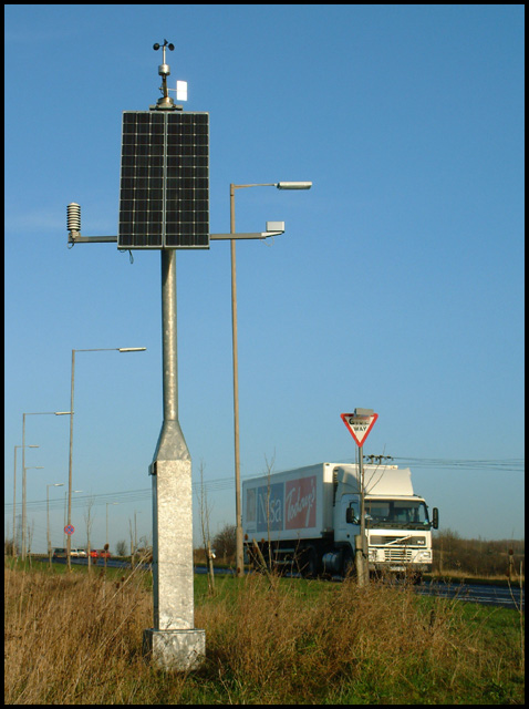 Martian robot disguises itself as a roadsign!