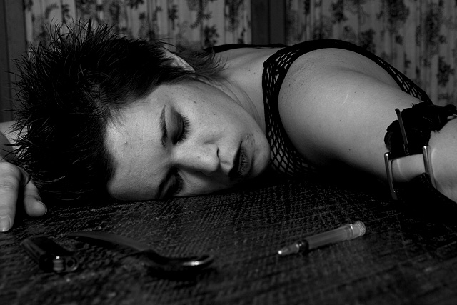 1979: Sid Vicious dies of heroin overdose