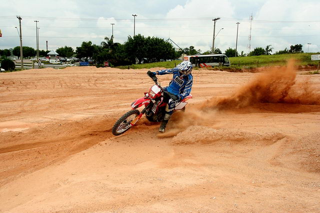 Sand up to the air