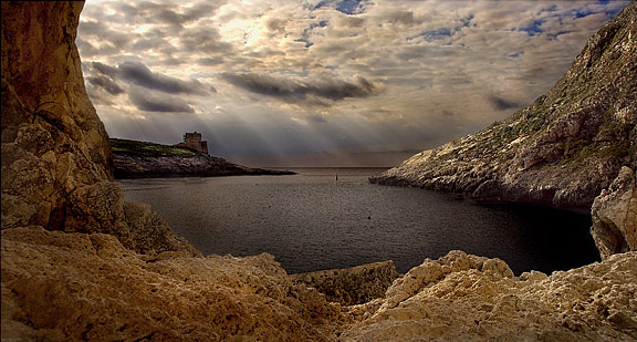 Xlendi Bay