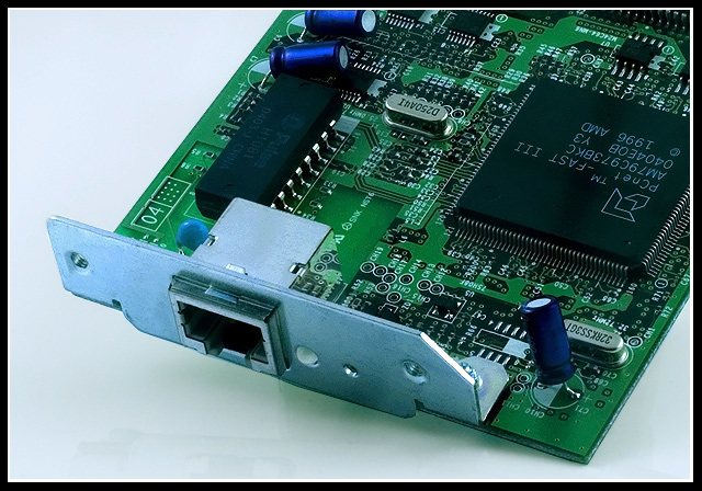 NIC (Network Interface Card)