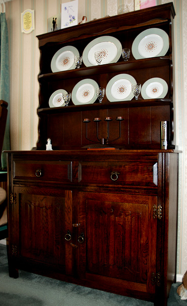 Old Charm Dresser