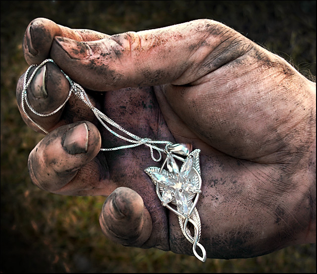 An&iacute;ron Und&oacute;miel (Chained to His Heart)
