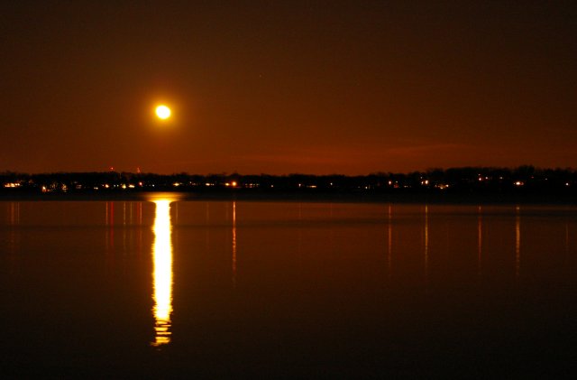 Monona Moon