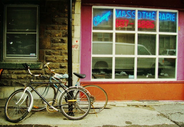 Parking at the Clinique Massotherapie