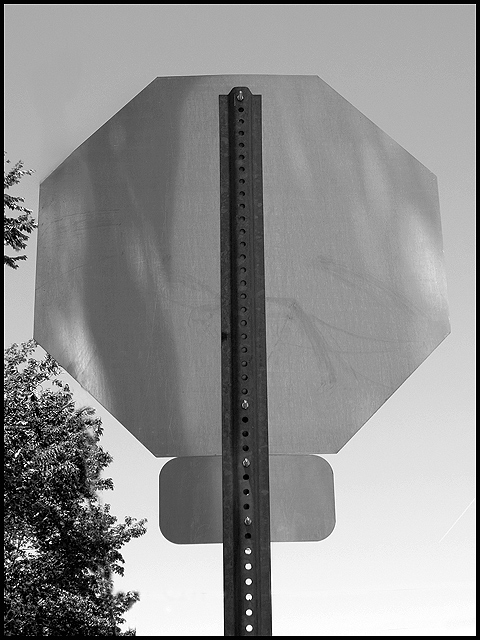 STOP-ARRÊT-ALTO-PARE