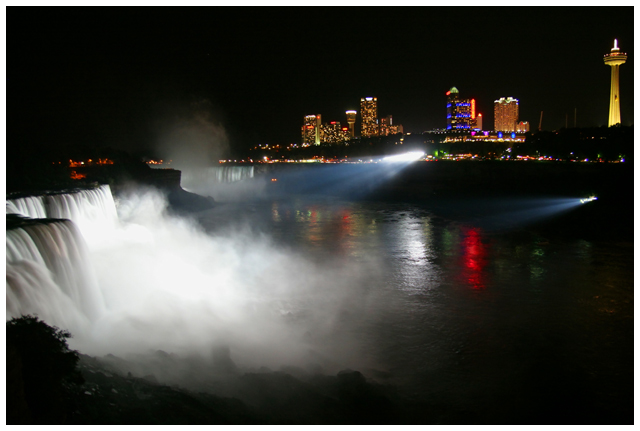 Night lights of Niagara