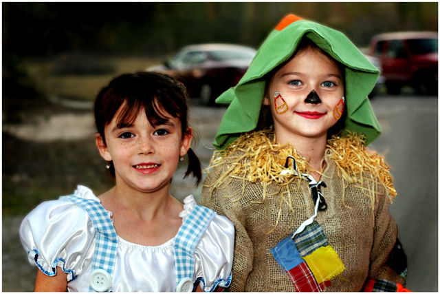 Dorothy and Scarecrow