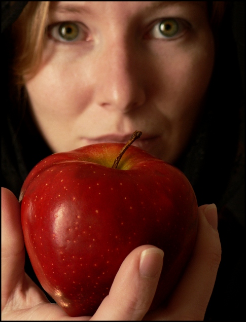 Poisoned Apple (for Snow White)