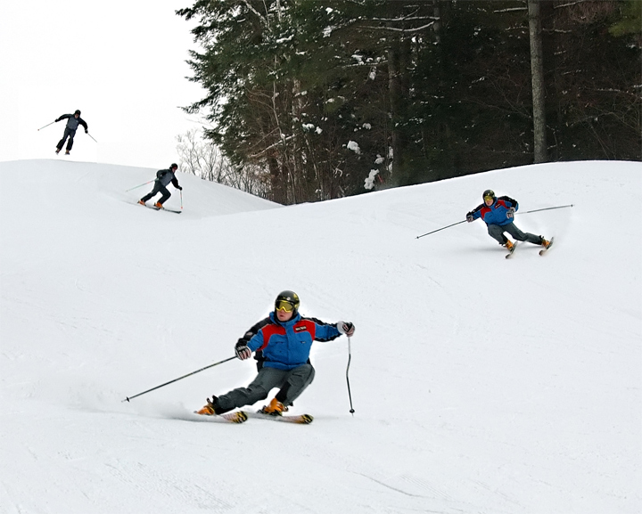 Carving Turns in Tandem