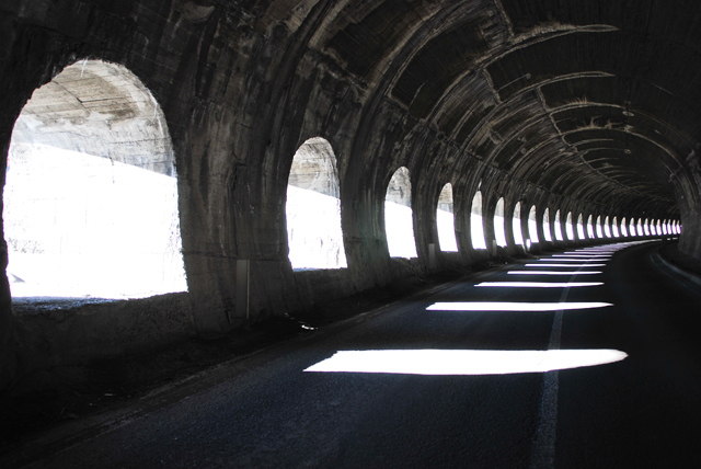 Hypnotic Tunnel