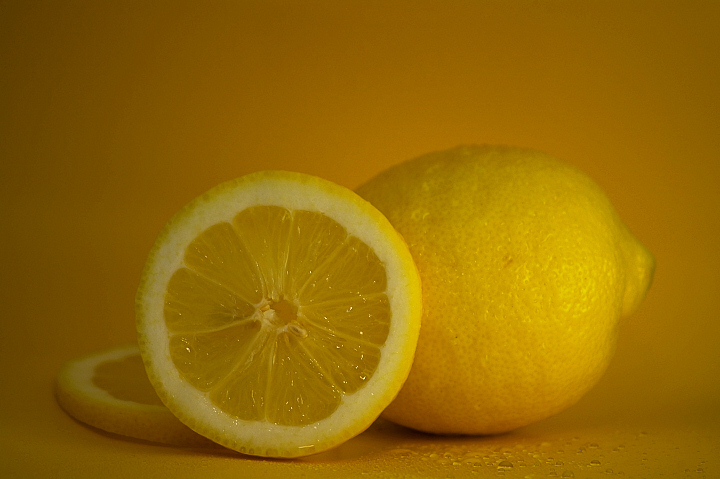 Just a yellow lemon...