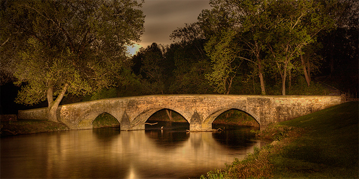 Burnside Bridge at night